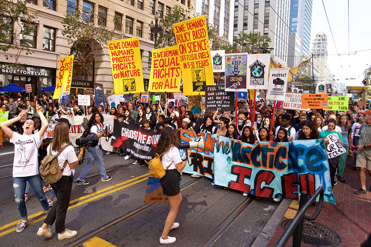 Thousands take to San Francisco streets in Climate Strike